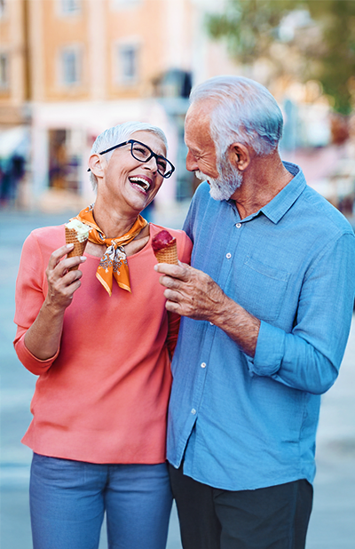 old-couple-icecream-desktop-1